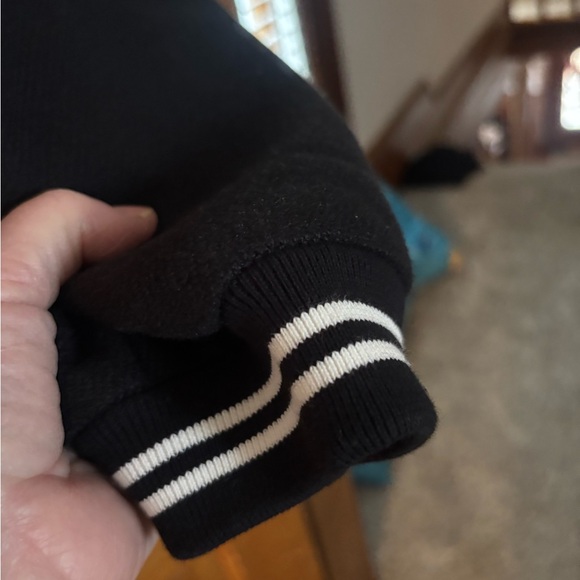 Impressions Elegant Black Outerwear - Picture 5 of 6